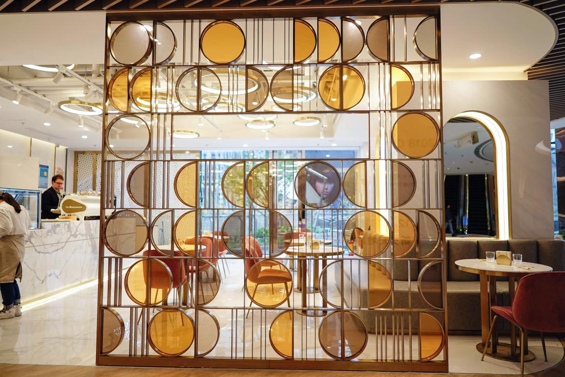 商場(chǎng)面包店隔斷設(shè)計(jì)效果圖