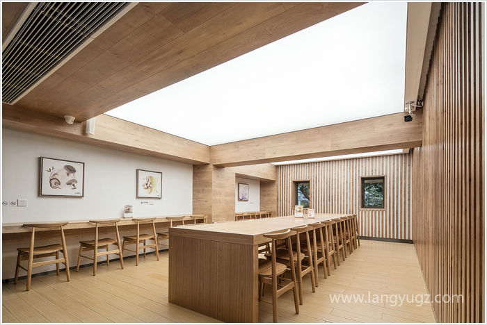 用餐區(qū)背景墻設(shè)計(jì)效果圖