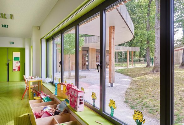 幼兒園裝修完滿5個(gè)月了能上學(xué)嗎？